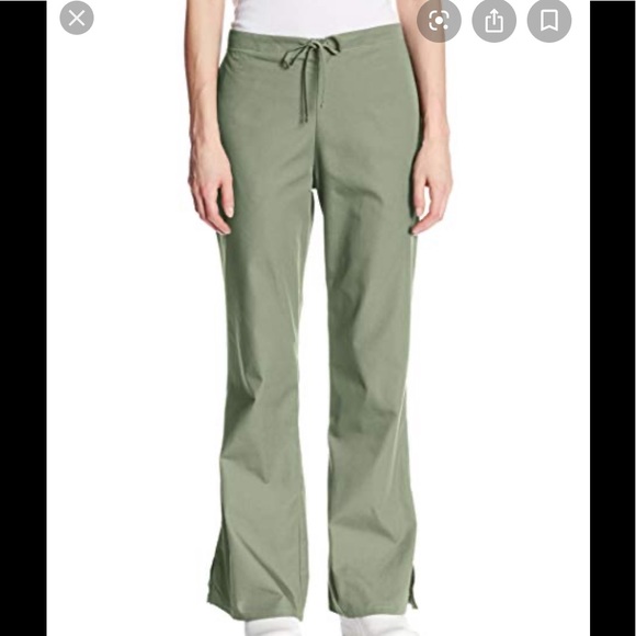 Cherokee scrubs set - EUC olive green - Picture 2 of 5